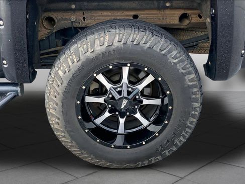 Used 2018 Chevrolet Silverado 1500 LT w/ All Star Edition AWD/4WD image 11