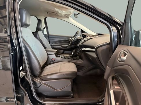 Used 2018 Ford Escape SE w/ SE Sport Appearance Package FWD image 28