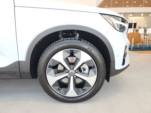 New 2026 Volvo XC40 B5 Plus w/ Protection Package Premier AWD/4WD image 11
