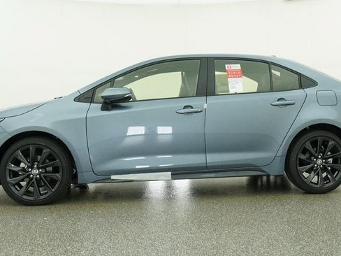 Used 2026 Toyota Corolla SE w/ SE Premium Package FWD image 34