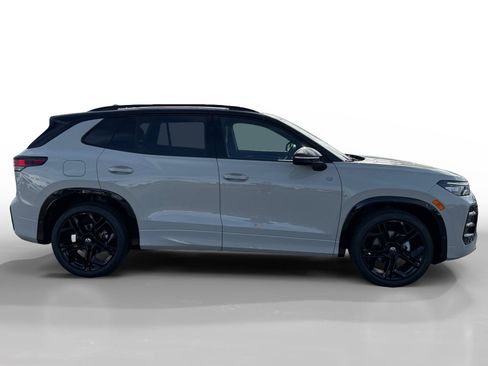 New 2026 Volkswagen Tiguan SE R-Line FWD image 6