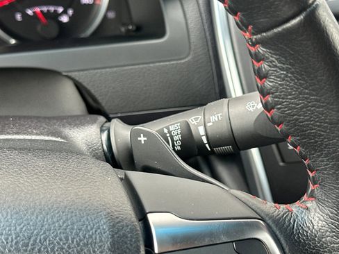 Used 2016 Toyota Camry SE image 37