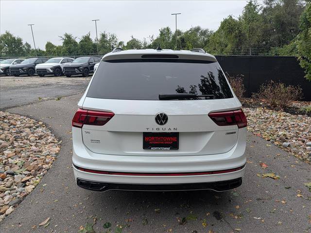 Used 2024 Volkswagen Tiguan SE R-Line AWD/4WD image 4