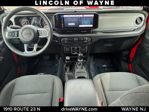 Used 2024 Jeep Wrangler Unlimited Sahara AWD/4WD image 21
