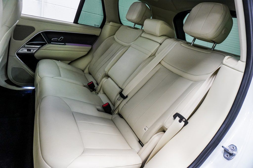 Used 2023 Land Rover Range Rover SE AWD/4WD image 8