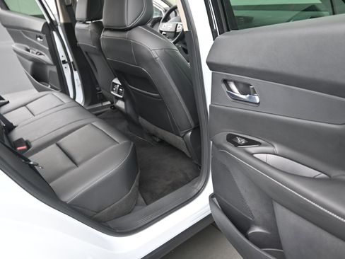 Certified 2025 Nissan Murano SV image 19