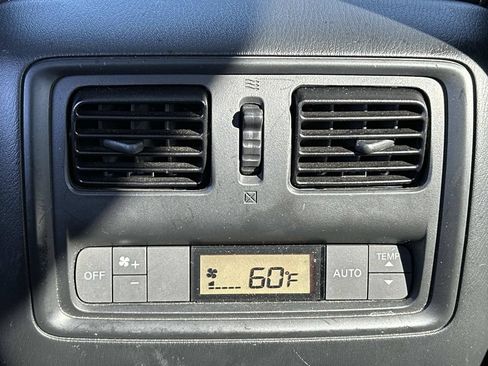 Used 2020 Nissan Pathfinder SL AWD/4WD image 19