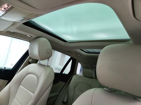 Used 2019 Mercedes-Benz GLC 350e 4MATIC image 12