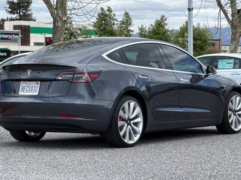 Used 2018 Tesla Model 3 Performance image 8