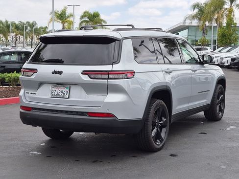 Used 2021 Jeep Grand Cherokee L Laredo AWD/4WD image 10