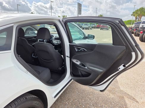 Used 2024 Chevrolet Malibu LT FWD image 16