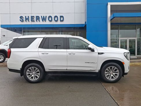 Used 2023 GMC Yukon Denali w/ LPO, Floor Liner Package image 7