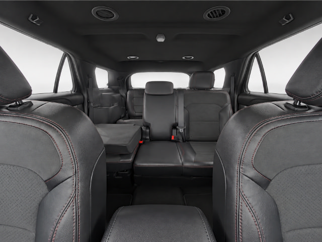 Used 2018 Ford Explorer XLT w/ Equipment Group 202A FWD image 11
