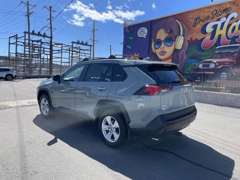 Used 2020 Toyota RAV4 XLE w/ Convenience Package AWD/4WD image 3