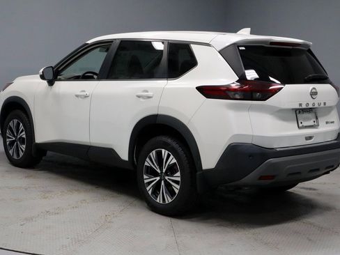 Certified 2022 Nissan Rogue SV image 9