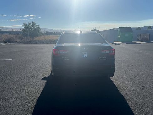 Used 2022 Subaru Legacy Touring XT AWD/4WD image 5