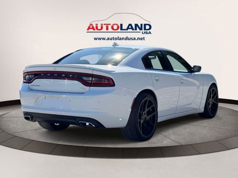 Used 2018 Dodge Charger R/T RWD image 4