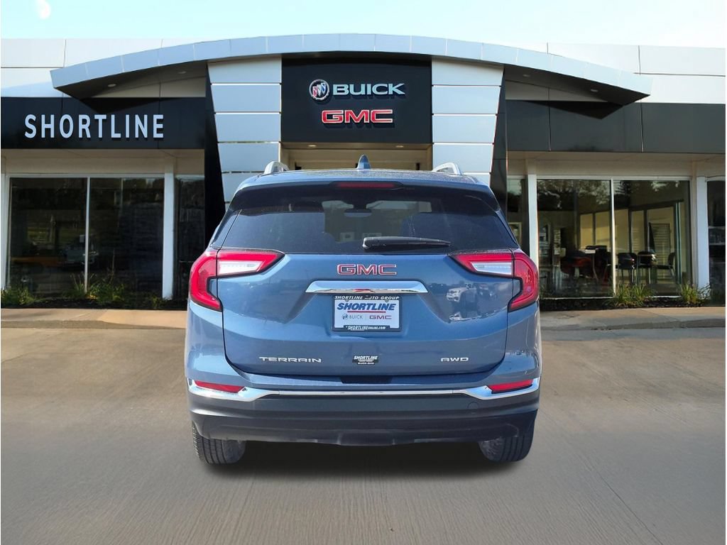 Used 2024 GMC Terrain SLT AWD/4WD image 4