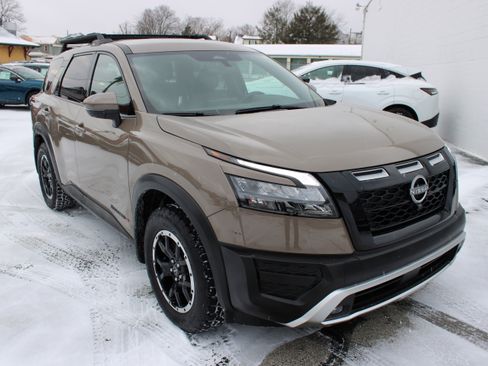 Certified 2025 Nissan Pathfinder Rock Creek image 11