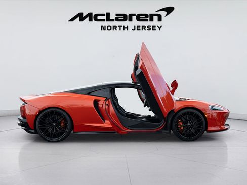 Used 2023 McLaren GT RWD image 13