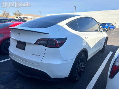 Used 2022 Tesla Model Y Performance image 4
