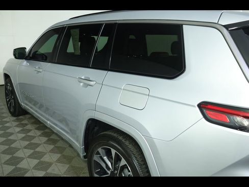 Used 2022 Jeep Grand Cherokee L Overland image 22