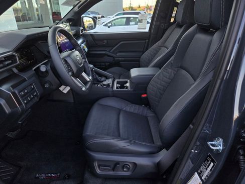 Certified 2026 Toyota 4Runner TRD Off-Road Premium AWD/4WD image 15