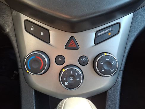 Used 2014 Chevrolet Sonic LT FWD image 14