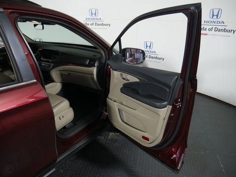 Certified 2022 Honda Pilot Special Edition image 7