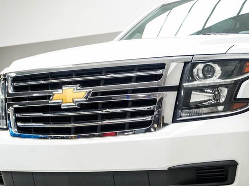 Used 2018 Chevrolet Tahoe LS RWD image 2