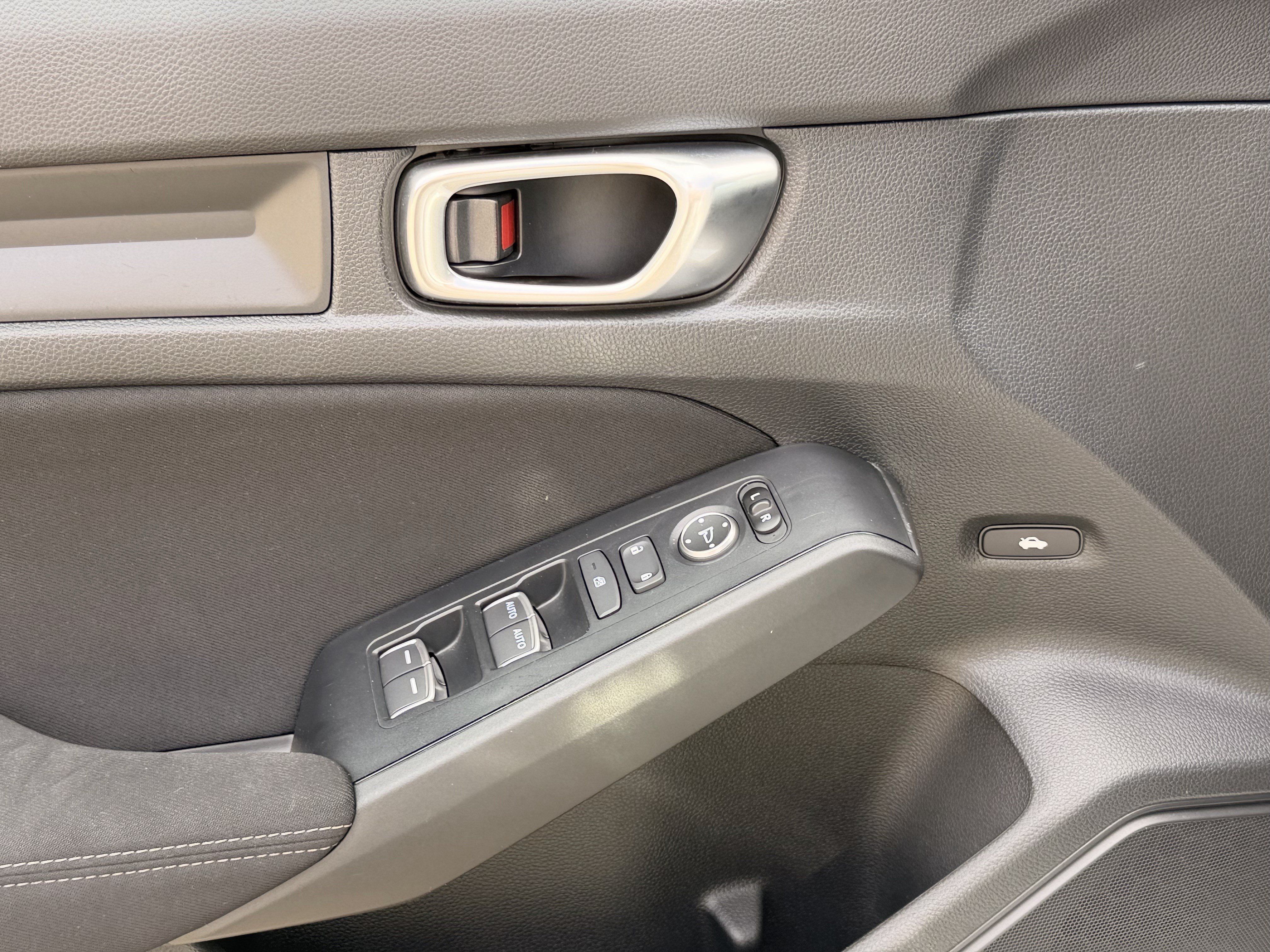 Used 2023 Honda Civic LX image 10