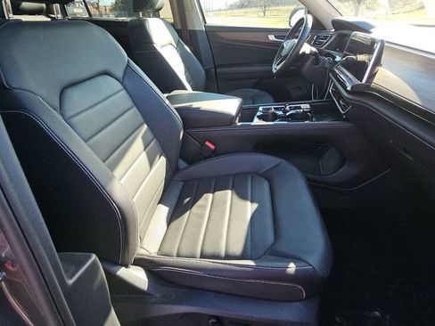Used 2025 Volkswagen Atlas SEL AWD/4WD image 5