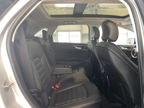 Used 2019 Ford Edge SEL w/ Equipment Group 201A AWD/4WD image 21