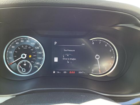 Used 2025 Genesis G70 2.5T image 2