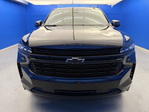 Used 2023 Chevrolet Suburban RST AWD/4WD image 3