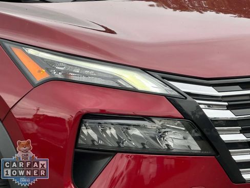 Used 2025 Nissan Rogue SV AWD/4WD image 11
