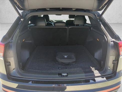 Used 2022 Volkswagen Atlas Cross Sport SE image 6