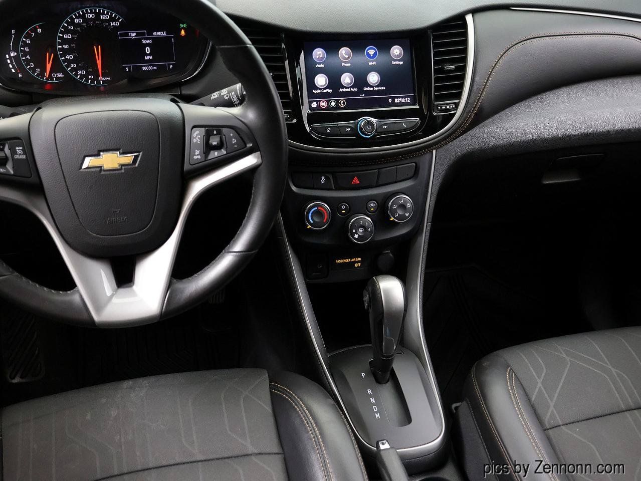Used 2020 Chevrolet Trax LT w/ LT Convenience Package FWD image 16