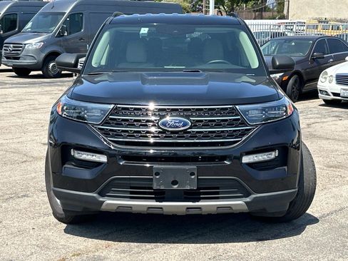 Used 2023 Ford Explorer XLT w/ Equipment Group 202A image 2