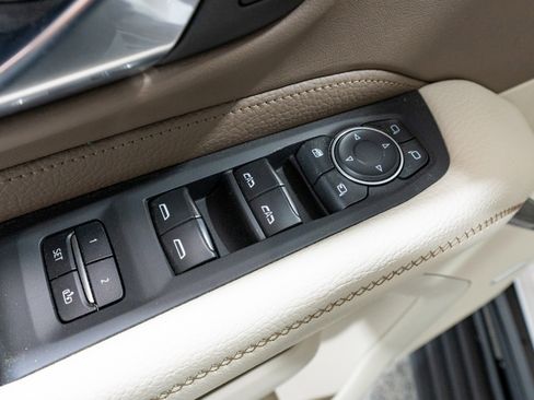 Used 2023 GMC Yukon XL Denali w/ Denali Reserve Package image 15