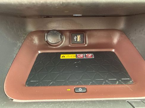 Used 2023 Toyota RAV4 Limited FWD image 22