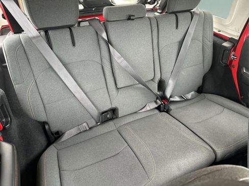 Used 2024 Jeep Wrangler Sahara image 19