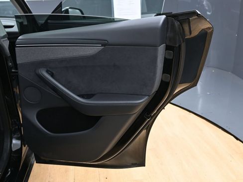Used 2026 Tesla Model Y Long Range RWD image 41