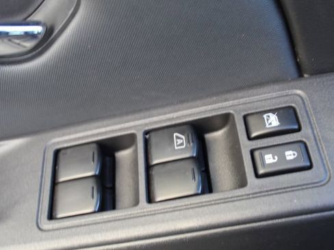 Used 2023 Nissan Frontier SV w/ SV Convenience Package image 14