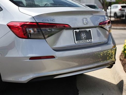 Used 2023 Honda Civic Sport image 9