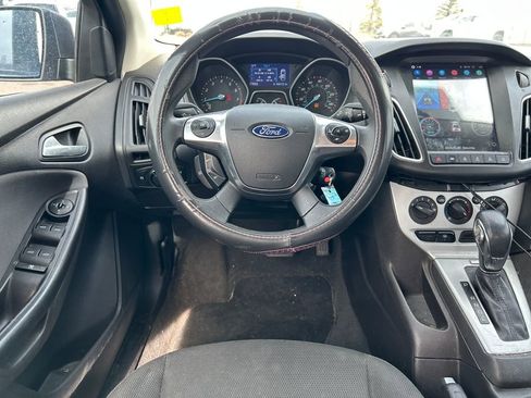 Used 2014 Ford Focus SE image 9