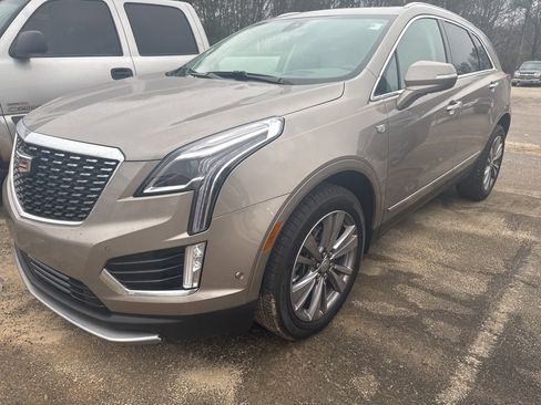 Certified 2023 Cadillac XT5 Premium Luxury w/ Technology Package image 4