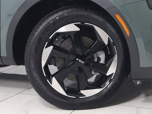 Used 2025 Kia Sorento EX image 15