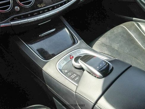 Used 2017 Mercedes-Benz S 550 4MATIC Sedan image 27