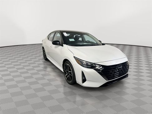 New 2025 Nissan Sentra SR image 2